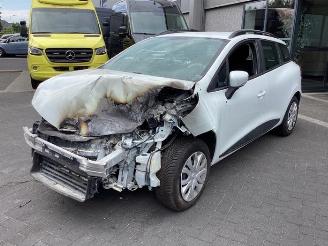 Uttjänta bilar auto Renault Clio Clio IV Estate/Grandtour (7R), Combi 5-drs, 2012 / 2021 0.9 Energy TCE 75 12V 2019/12