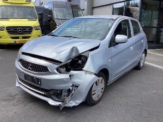 Coche siniestrado Mitsubishi Space-star Space Star (A0), Hatchback, 2012 1.0 12V 2016/5