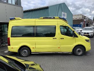 Mercedes Sprinter 319 CDI Ambulance picture 4