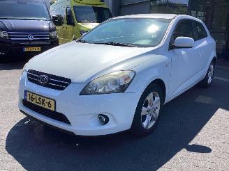 Schadeauto Kia Proceed 1.4 CVVT 2010/6