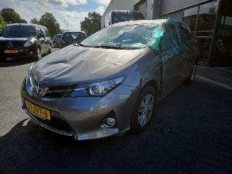 Coche accidentado Toyota Auris 1.8 16V Hybrid 2013/3