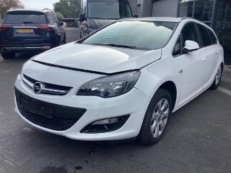 demontáž osobní automobily Opel Astra Astra J Sports Tourer (PD8/PE8/PF8), Combi, 2010 / 2015 2.0 CDTI 16V 165 2015/10