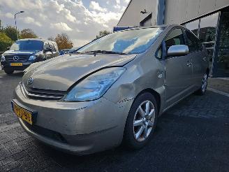 uszkodzony samochody osobowe Toyota Prius 1.5 16V 2006/1