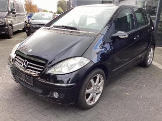 Vrakbiler auto Mercedes A-klasse A (W169), Hatchback, 2004 / 2012 1.7 A-170 5-Drs. 2005/6