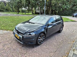 Schadeauto Volkswagen Golf 1.0 TSI Trendline 2018/11