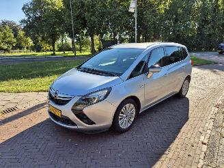 krockskadad bil auto Opel Zafira 1.6 CDTI Design Edition 7p 2013/9