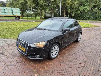 skadebil auto Audi A1 1.2 TSI Ambition PANO 2010/11