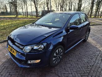 Schadeauto Volkswagen Polo 1.2 TDI Bleumotion 2010/9