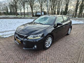 damaged passenger cars Lexus Ct 200h Hybrid 2011/8