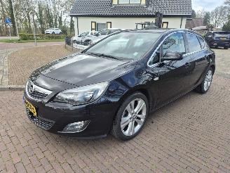 krockskadad bil auto Opel Astra 1.4 Turbo Sport 2011/5