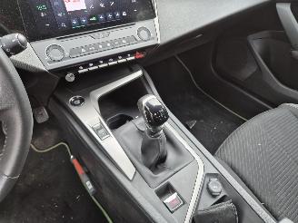 Peugeot 308 1.2 Puretech Active Pack Business picture 16