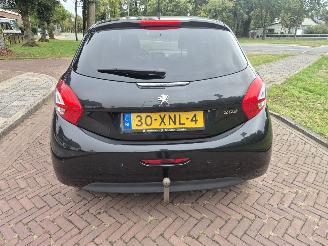 Peugeot 208 1.4 VTi Allure picture 4