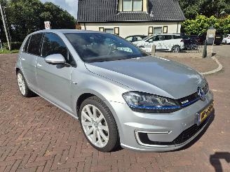 Schadeauto Volkswagen e-Golf E-GOLF 85 KW 2015/10