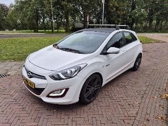 skadebil auto Hyundai I-30 1.6 GDi i-Motion SCHADEVRIJ! 2014/8