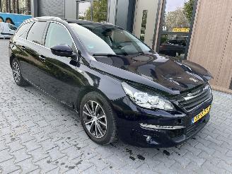 Voiture accidenté Peugeot 308 SW 1.2 PureTech Style Automaat   KM120887 2015/9