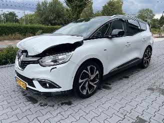 krockskadad bil auto Renault Grand-scenic 1.3 TCe Bose Automaat 2018/2