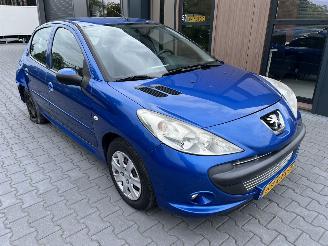 Vaurioauto  passenger cars Peugeot 206+ 1.4 XS  airco 2010/3