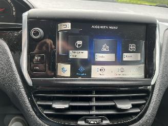 Peugeot 208 1.2 e-VTi  Automaat  Navi Clima Pdc picture 15