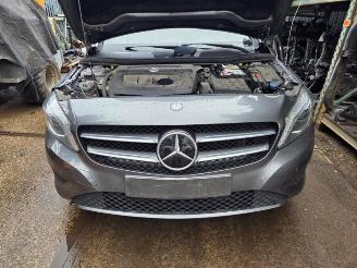 Vrakbiler auto Mercedes A-klasse A (W176), Hatchback, 2012 / 2018 1.5 A-180 CDI, A-180d 16V 2015/11