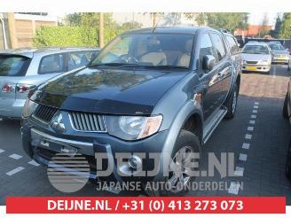 Mitsubishi L-200 L-200 (KA/KB), Pick-up, 2005 / 2015 2.5 DI-D 4x4 picture 4