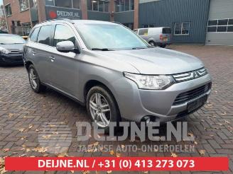 demontáž osobní automobily Mitsubishi Outlander Outlander (GF/GG), SUV, 2012 / 2022 2.2 DI-D 16V Clear Tec 4x2 2013/9