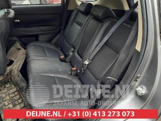 Mitsubishi Outlander Outlander (GF/GG), SUV, 2012 / 2022 2.0 16V PHEV 4x4 picture 13