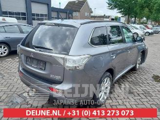 Mitsubishi Outlander Outlander (GF/GG), SUV, 2012 / 2022 2.0 16V PHEV 4x4 picture 7