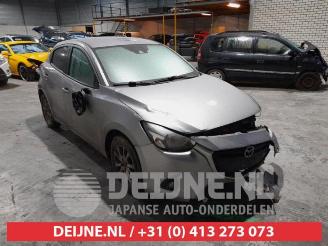 demontáž osobní automobily Mazda 2 2 (DJ/DL), Hatchback, 2014 1.5 SkyActiv-G 90 2015