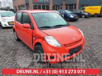 Coche siniestrado Daihatsu Sirion Sirion 2 (M3), Hatchback, 2005 1.0 12V DVVT 2011/8
