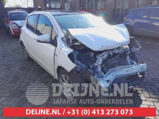 Auto da rottamare Toyota Yaris Yaris III (P13), Hatchback, 2010 / 2020 1.5 16V Hybrid 2013/7