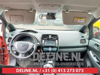 Nissan Leaf Leaf (ZE0), Hatchback, 2010 / 2017 Leaf picture 19