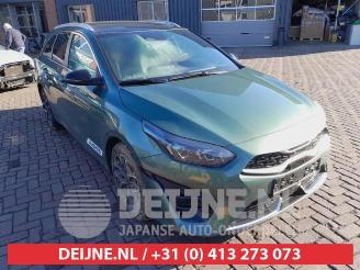 Coche siniestrado Kia Cee d Ceed Sportswagon (CDF), Combi 5-drs, 2018 1.5 T-GDI 16V 2024/6