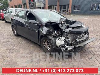 Vrakbiler auto Hyundai I-30 i30 (GDHB5), Hatchback, 2011 1.6 GDI Blue 16V 2012/5