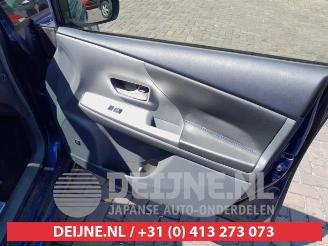 Toyota Prius Plus Prius Plus (ZVW4), MPV, 2011 1.8 Hybrid 16V picture 12
