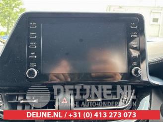 Toyota C-HR C-HR (X1,X5), SUV, 2016 1.8 16V Hybrid picture 13