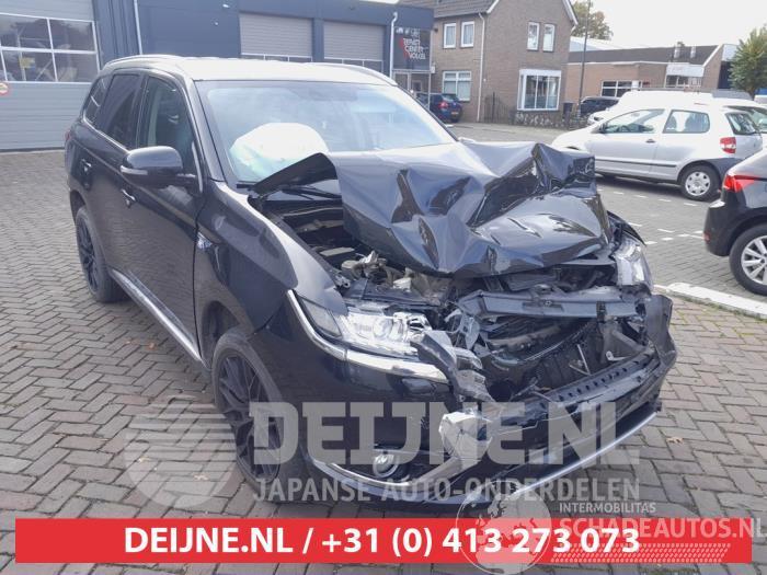 Mitsubishi Outlander Outlander (GF/GG), SUV, 2012 / 2022 2.0 16V PHEV 4x4