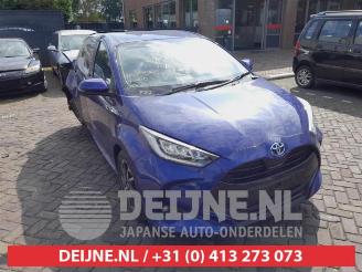 Vrakbiler auto Toyota Yaris Yaris IV (P21/PA1/PH1), Hatchback, 2020 1.5 12V Hybrid 115 2021/6