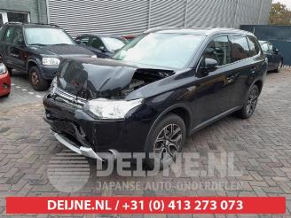 Mitsubishi Outlander Outlander (GF/GG), SUV, 2012 / 2022 2.0 16V PHEV 4x4 picture 3
