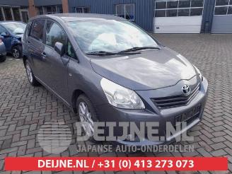 Vrakbiler auto Toyota Verso Verso, MPV, 2009 / 2018 1.8 16V VVT-i 2011/2