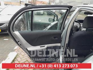 Toyota Yaris Yaris II (P9), Hatchback, 2005 / 2014 1.3 16V VVT-i picture 12