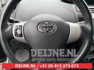 Toyota Yaris Yaris II (P9), Hatchback, 2005 / 2014 1.3 16V VVT-i picture 19