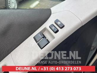 Toyota Yaris Yaris II (P9), Hatchback, 2005 / 2014 1.3 16V VVT-i picture 16