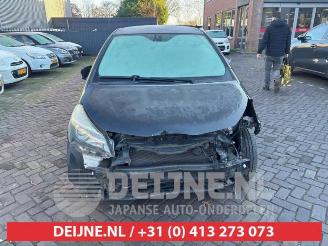 Toyota Yaris Yaris III (P13), Hatchback, 2010 / 2020 1.5 16V Hybrid picture 2