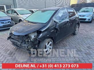 Toyota Yaris Yaris III (P13), Hatchback, 2010 / 2020 1.5 16V Hybrid picture 3