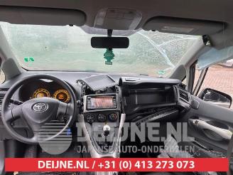 Toyota Auris Auris (E15), Hatchback, 2006 / 2012 1.4 VVT-i 16V picture 19