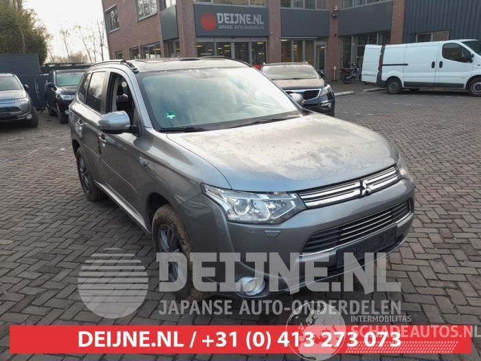 Mitsubishi Outlander Outlander (GF/GG), SUV, 2012 / 2022 2.0 16V PHEV 4x4