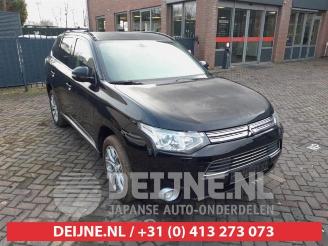 demontáž osobní automobily Mitsubishi Outlander Outlander (GF/GG), SUV, 2012 / 2022 2.0 16V PHEV 4x4 2013/11