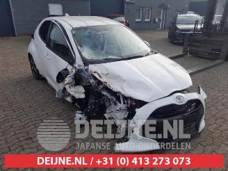 Vrakbiler auto Toyota Yaris Yaris IV (P21/PA1/PH1), Hatchback, 2020 1.5 12V Hybrid 115 2025/6