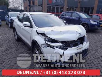 Coche siniestrado Nissan Qashqai Qashqai (J11), SUV, 2013 1.2 DIG-T 16V 2015/12