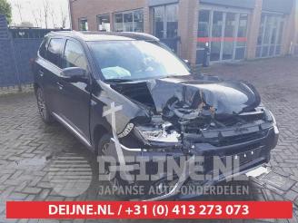  Mitsubishi Outlander Outlander (GF/GG), SUV, 2012 / 2022 2.0 16V PHEV 4x4 2015/12